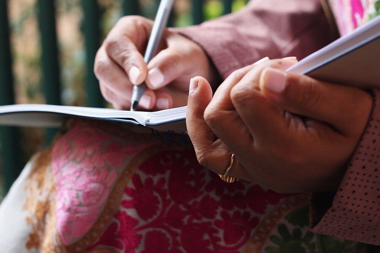 Journaling prompts for mental health