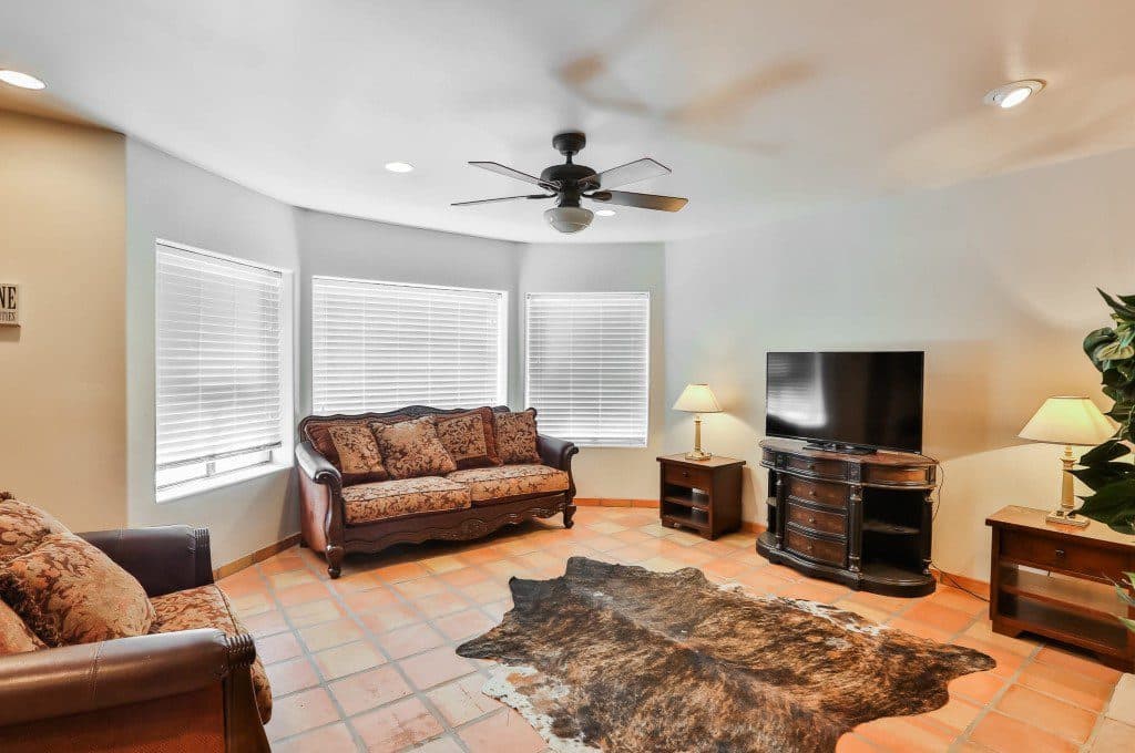 Women's housing photo 26 at Scottsdale Providence